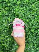 Dunk Low Barbie
